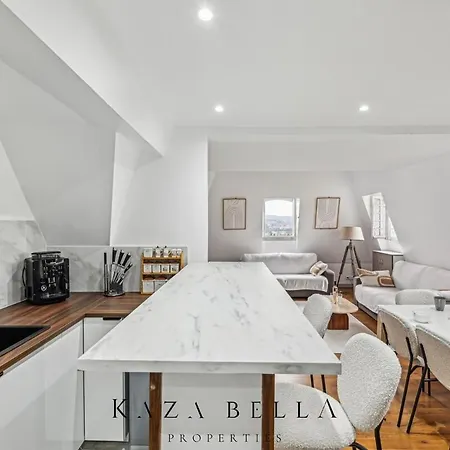 Kaza Bella - - Bel Dans Un Elegant Chateau